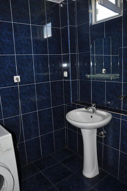 Guest House Racha Ambrolauri Exterior foto