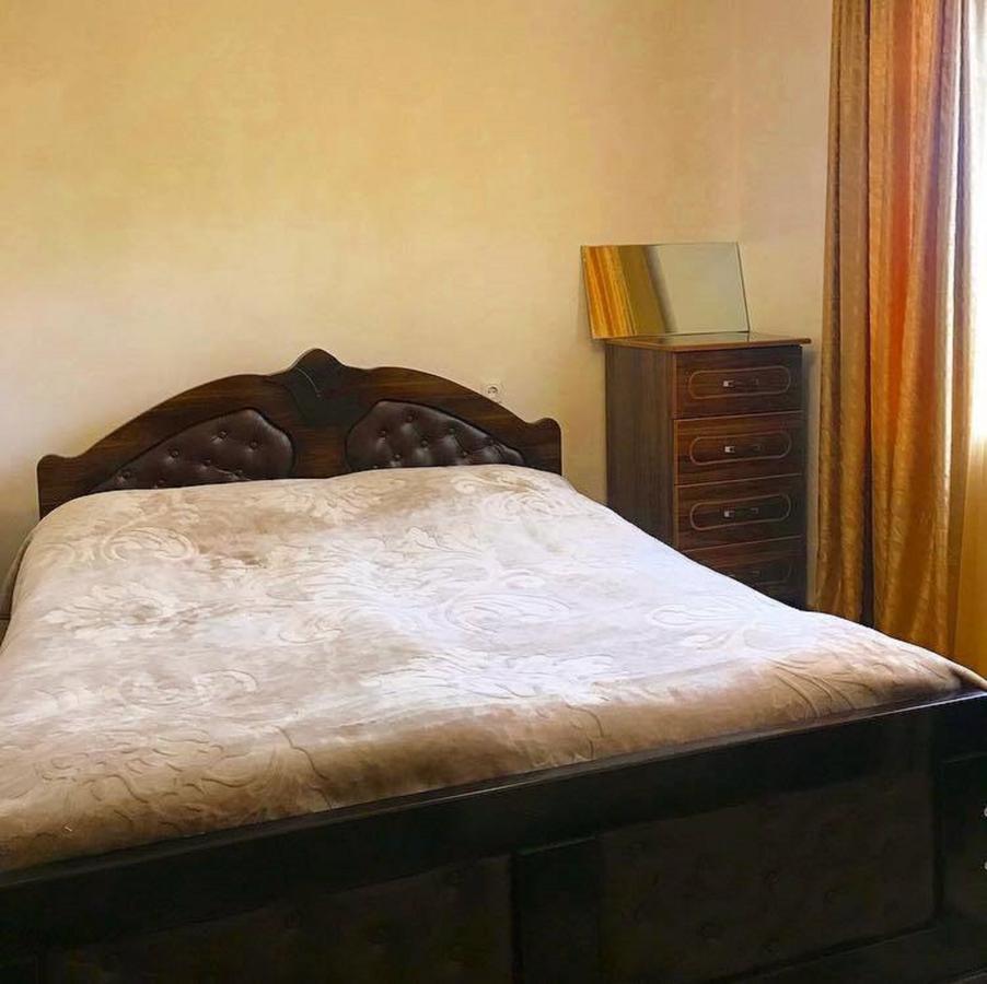 Guest House Racha Ambrolauri Exterior foto